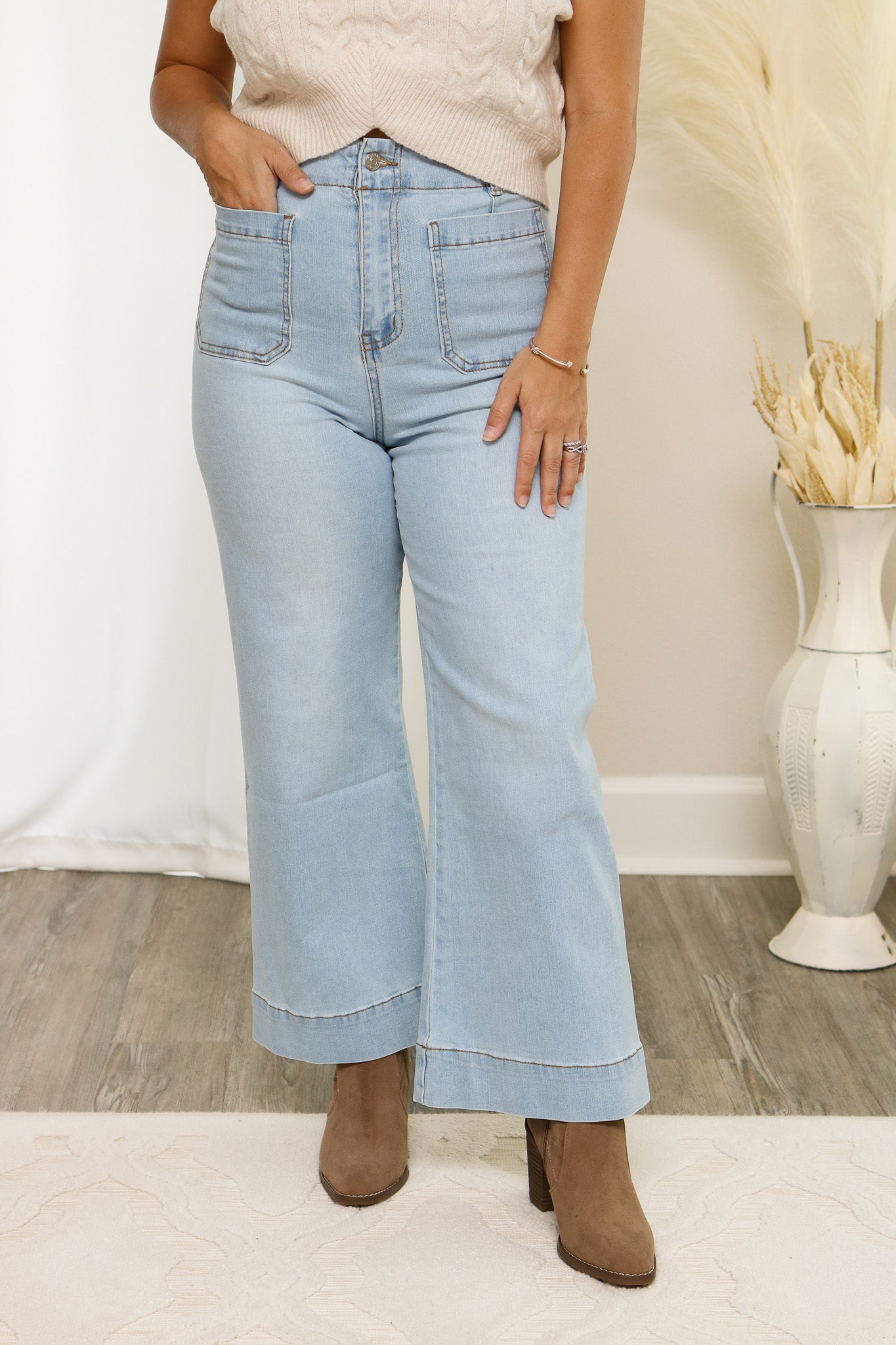 On My Way Wide Leg Jeans (light denim)