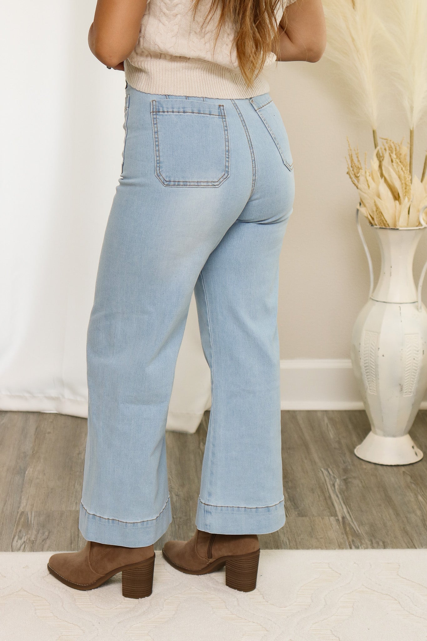 On My Way Wide Leg Jeans (light denim)