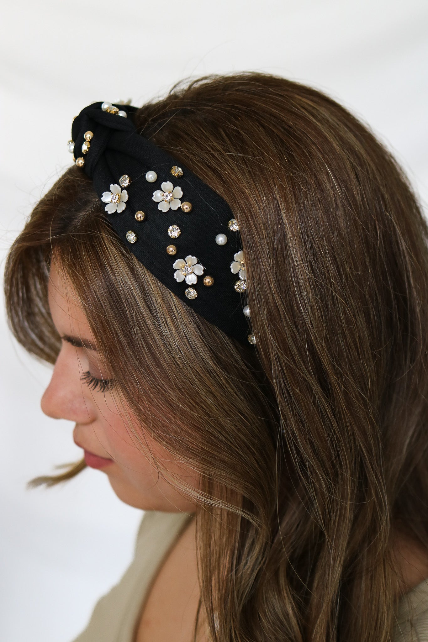 Daisy Pearl Knot Headband