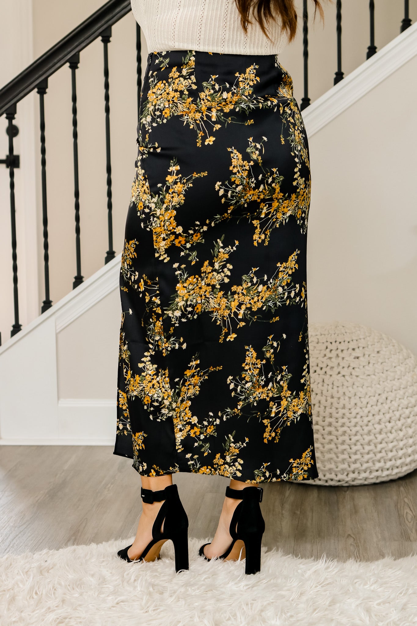 Dinner Party Floral Midi Skirt (black)