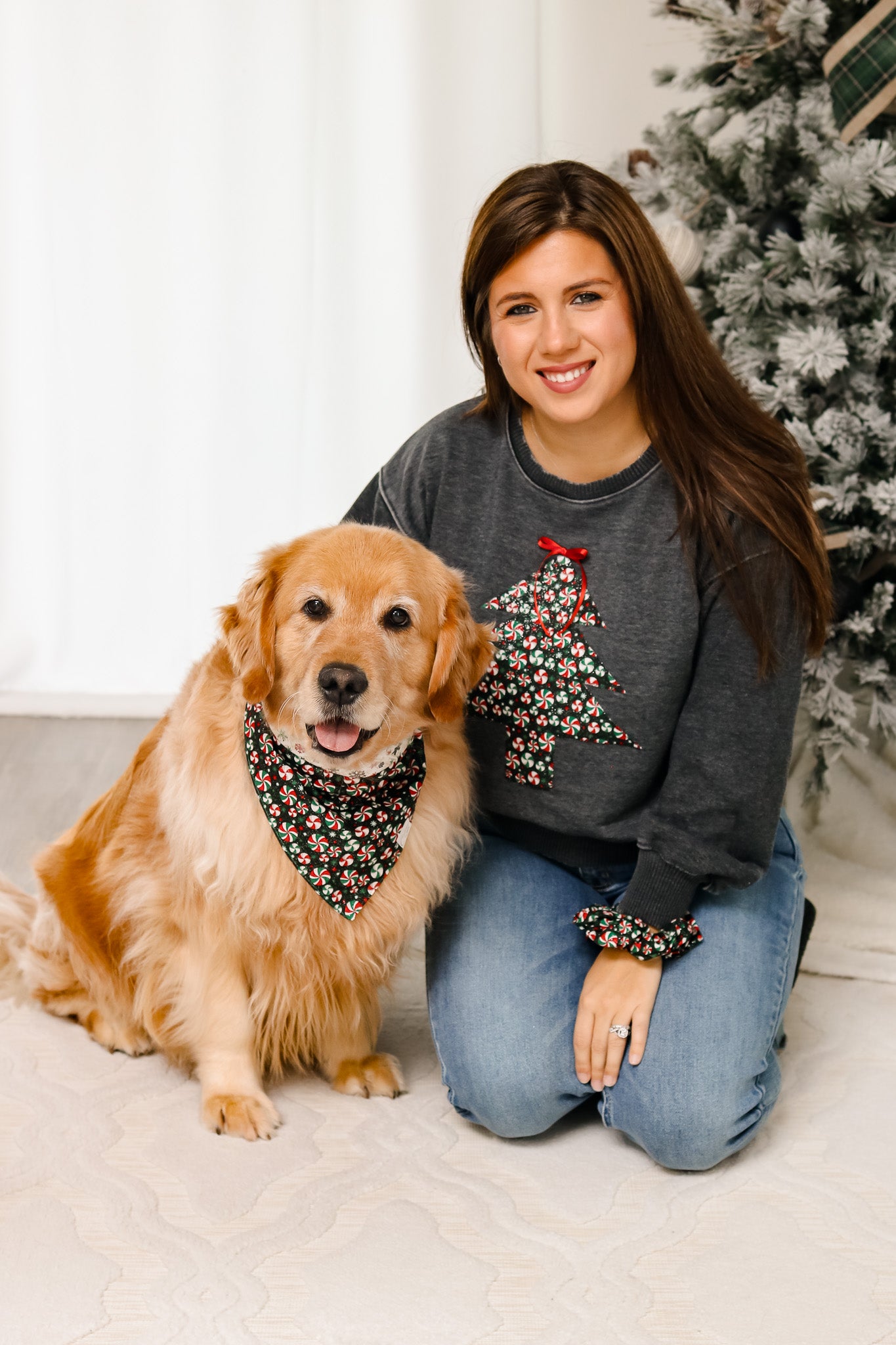 Peppermints Christmas Tree Pullover (heathered black)