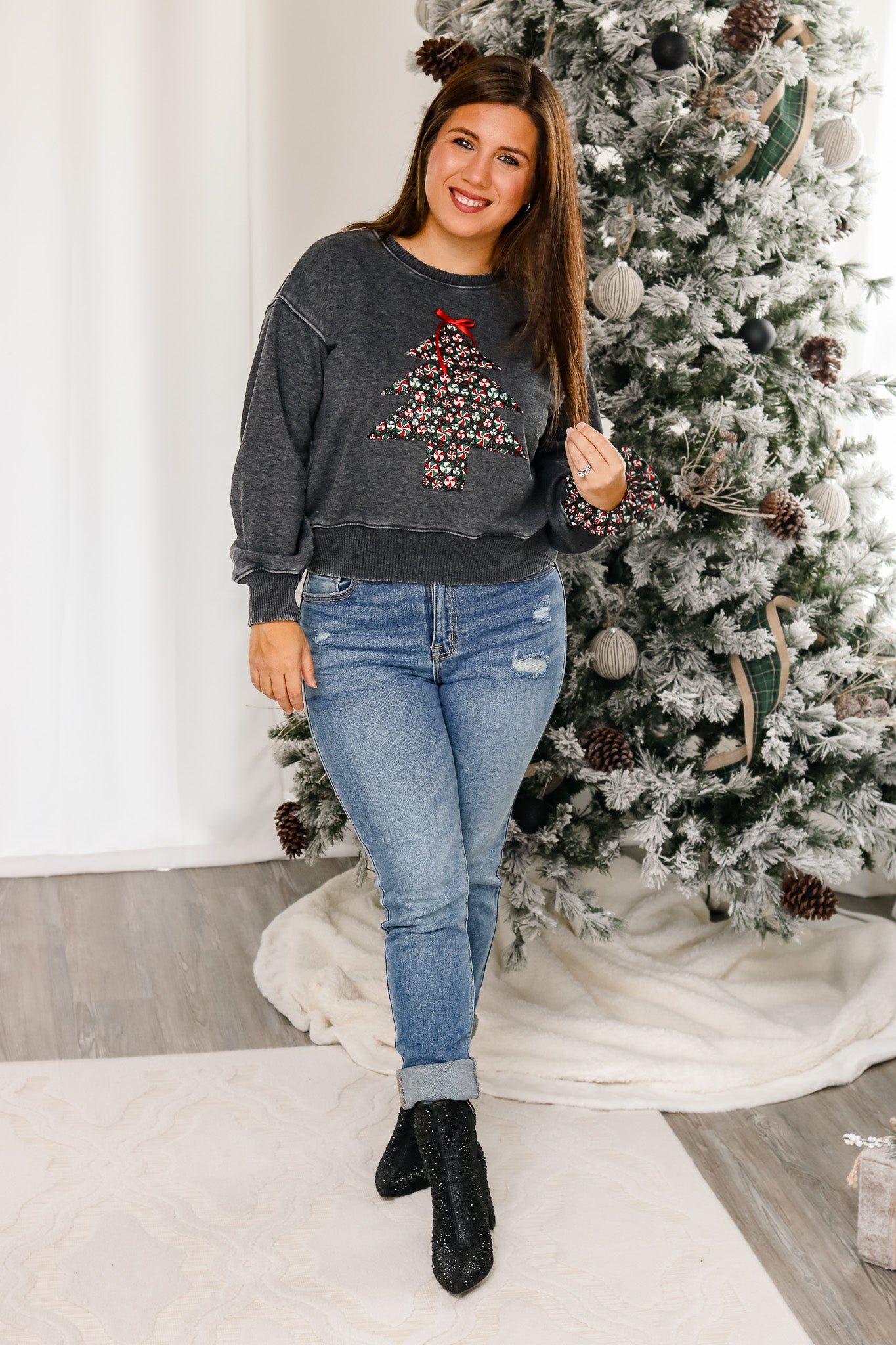 Peppermints Christmas Tree Pullover (heathered black)