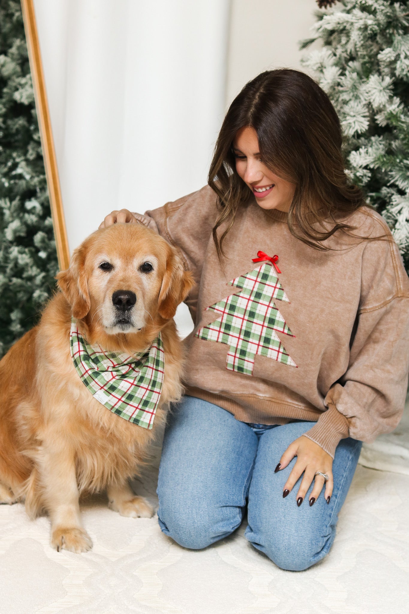 Vintage Plaid Stitched Christmas Tree Pullover (camel)