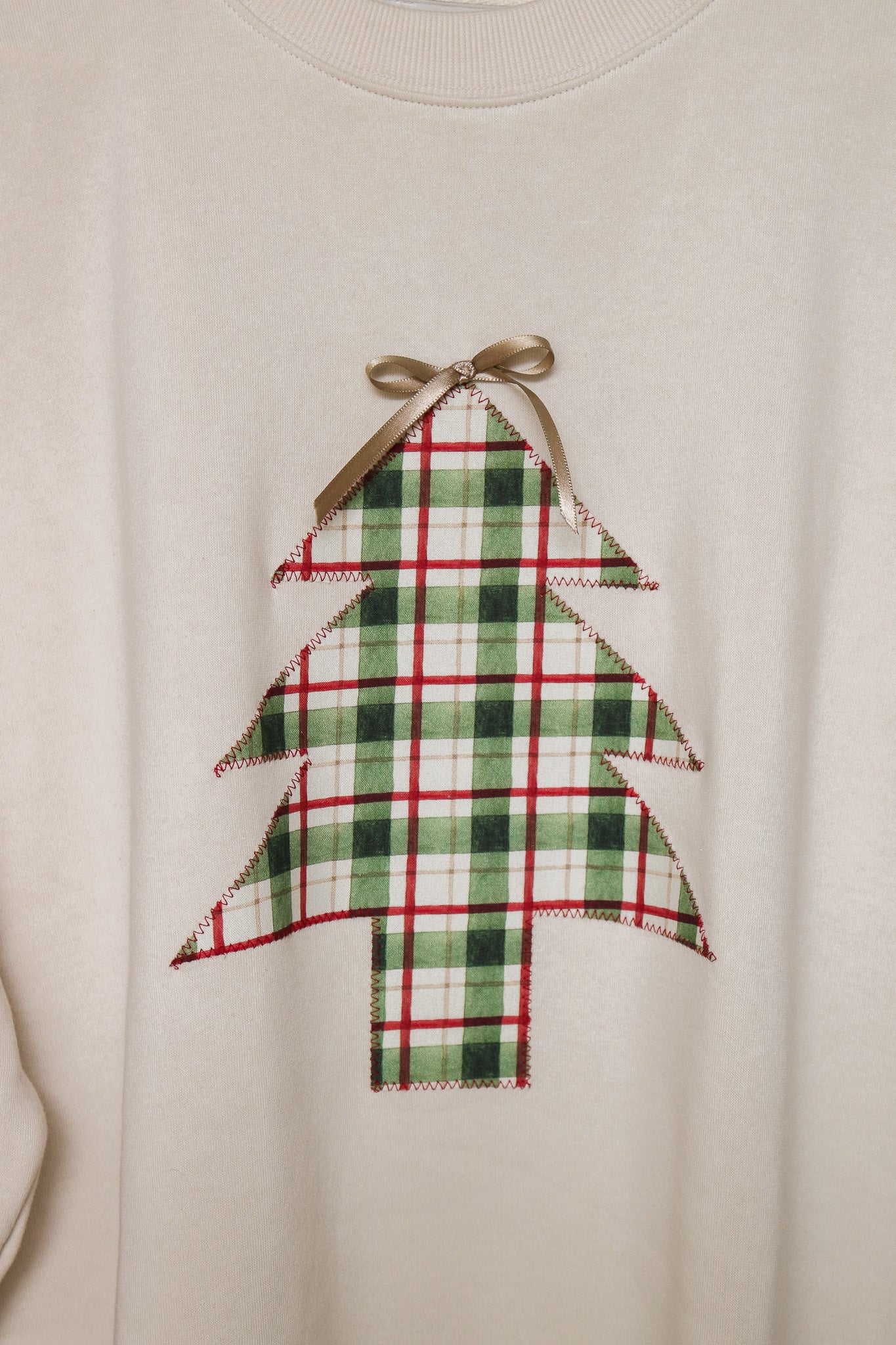 Vintage Plaid Stitched Christmas Tree Pullover (sand beige)