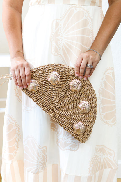 Seashell Straw Clutch